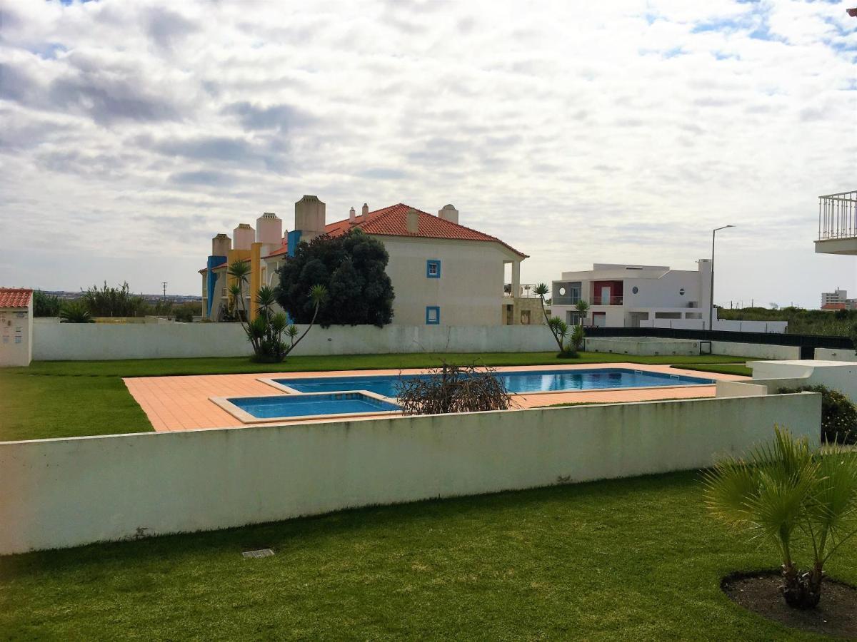 Palmeiras Apartement - T1 Com Piscina 발리알 외부 사진