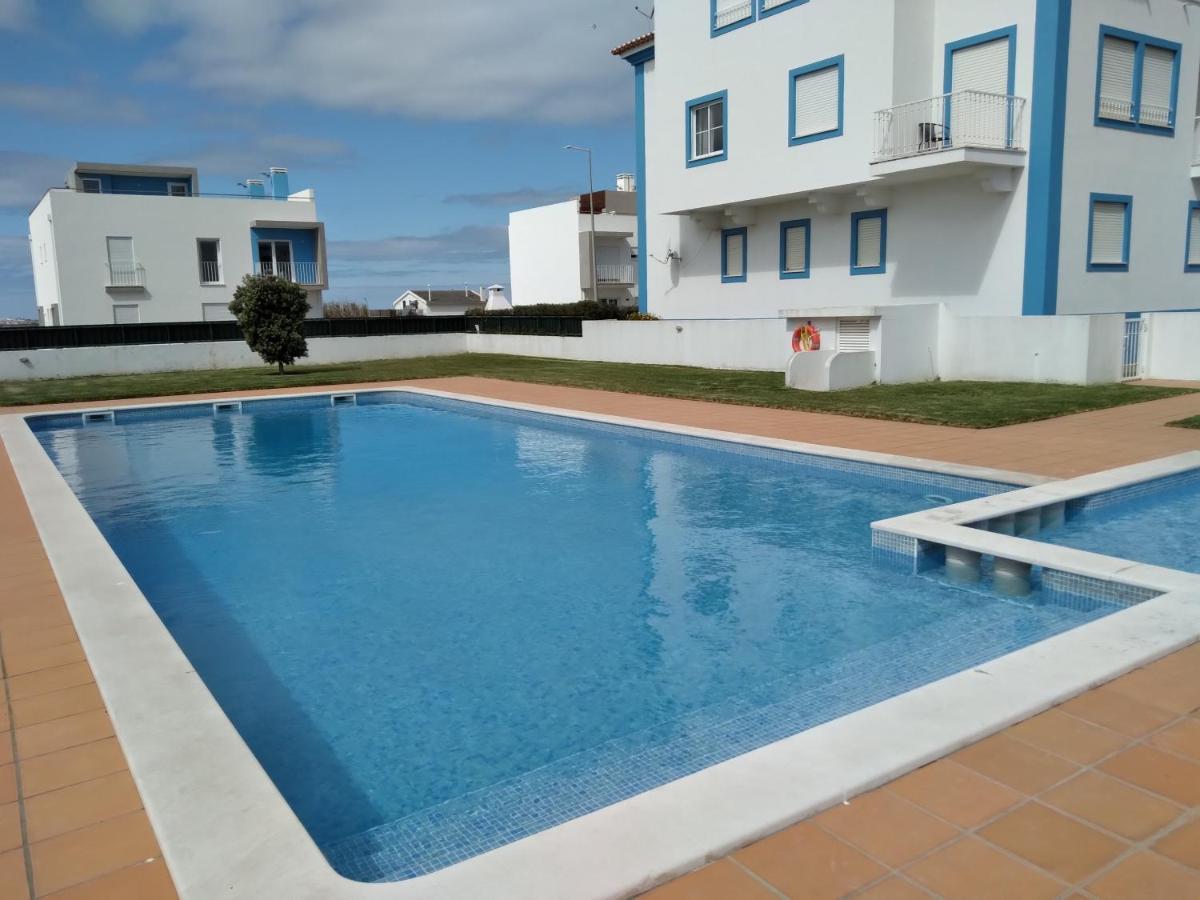 Palmeiras Apartement - T1 Com Piscina 발리알 외부 사진