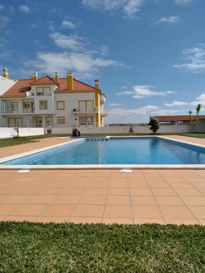 Palmeiras Apartement - T1 Com Piscina 발리알 외부 사진